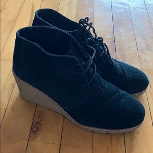 Toms wedges